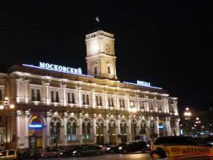 Вокзал прибытия поезда Таврия из Симферополя в Санкт-Петербург